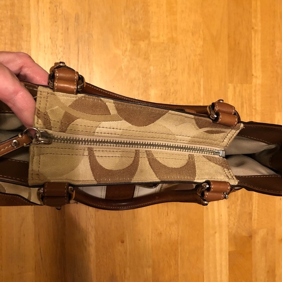 Coach Hampton Optic Signature Handbag - Picture 10 of 16